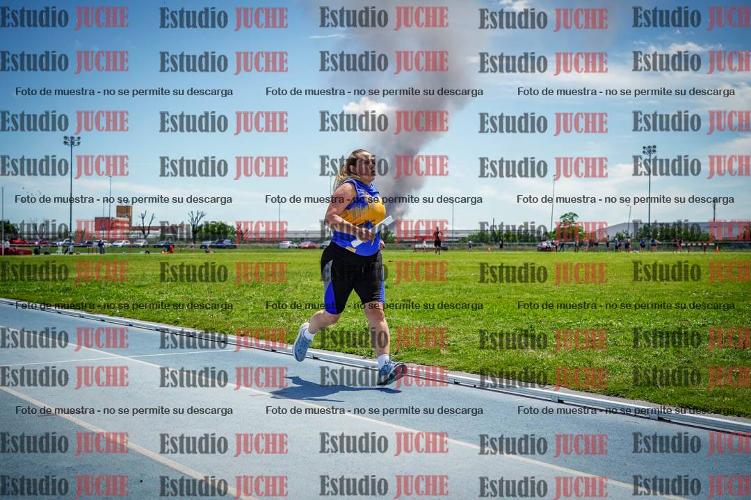 Fotos durante el transcurso de los relevos 20' para running teams - serie 1