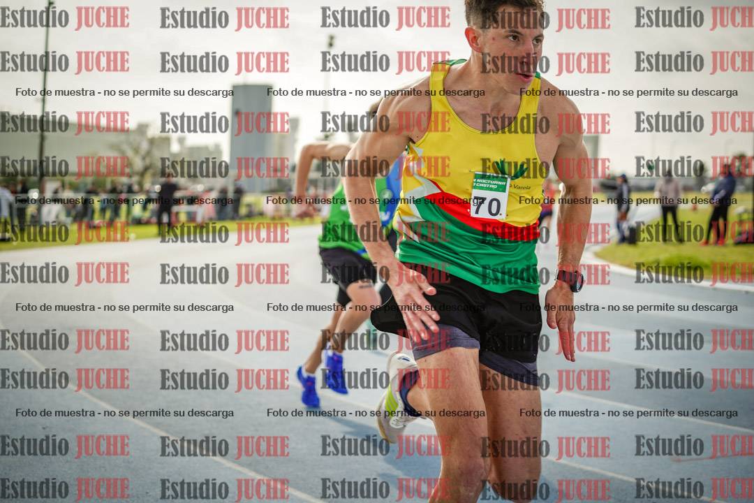 Fotos de los 800 m llanos de varones