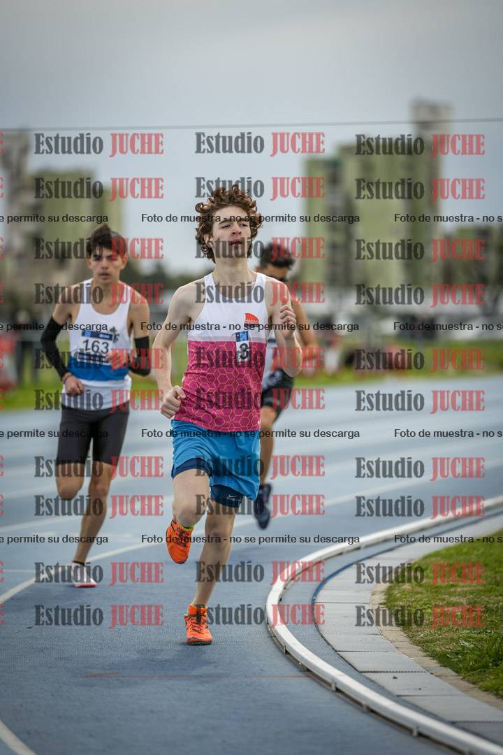 Fotos de los 800 m llanos de varones - U17