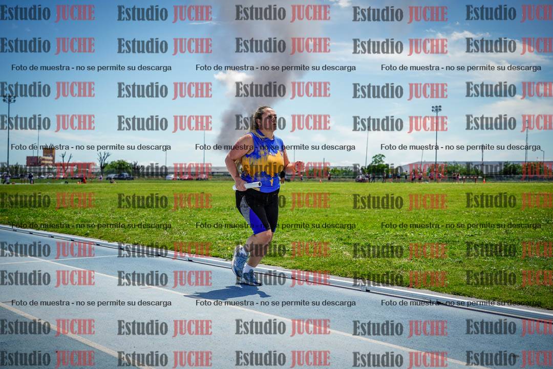 Fotos durante el transcurso de los relevos 20' para running teams - serie 1