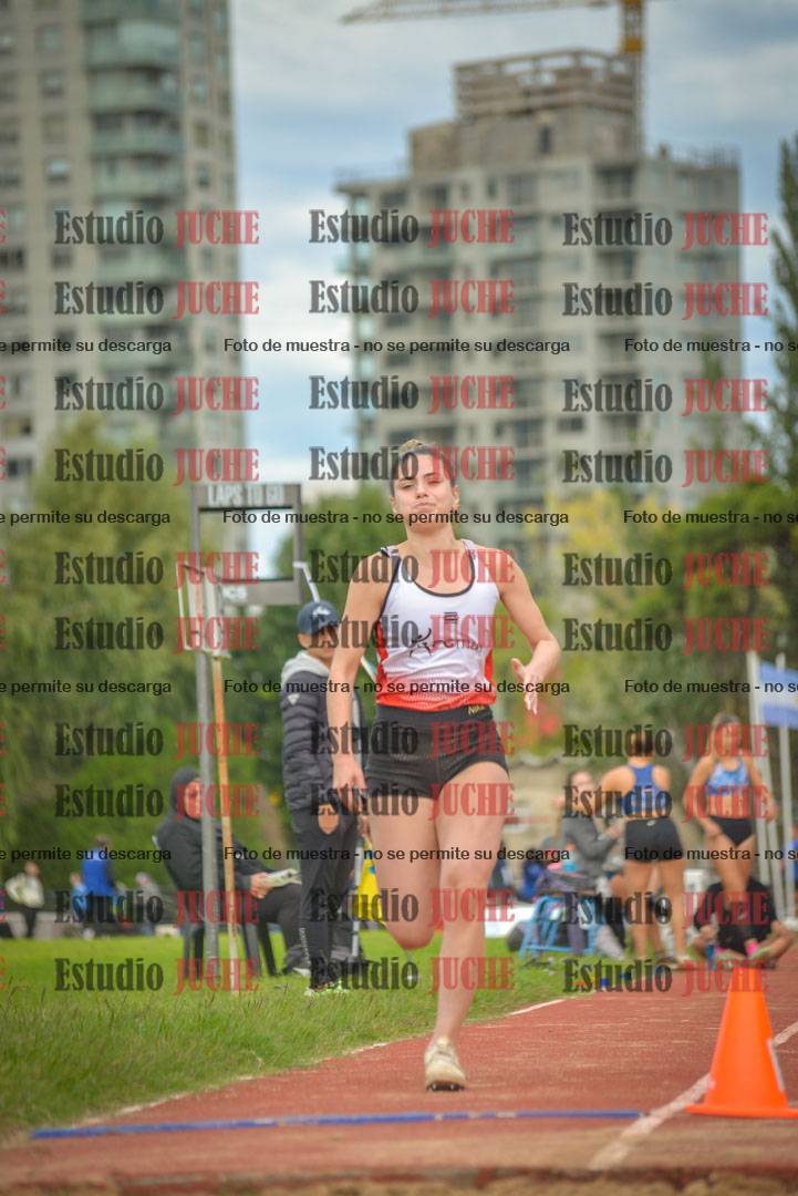 Fotos del salto en largo - mujeres mayores