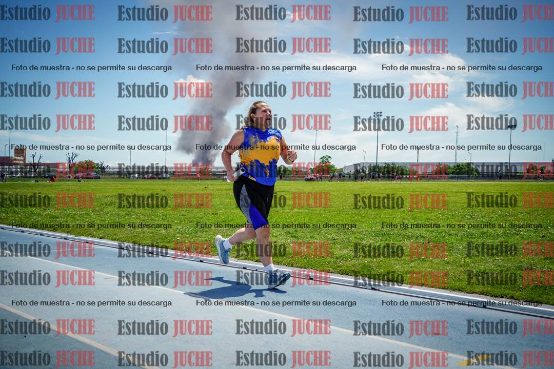 Fotos durante el transcurso de los relevos 20' para running teams - serie 1