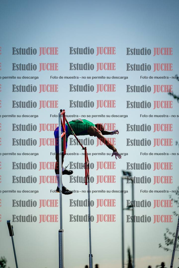 Fotos del salto con garrocha de varones - FINAL