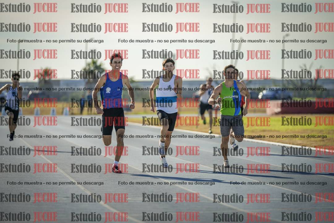 Fotos de los 400 m llanos de varones