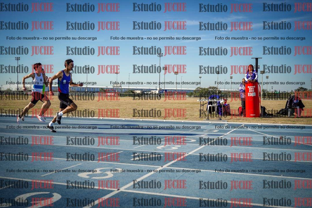 Fotos de los 400 m llanos de varones