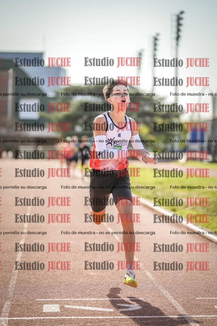Fotos de los 800 m llanos de varones