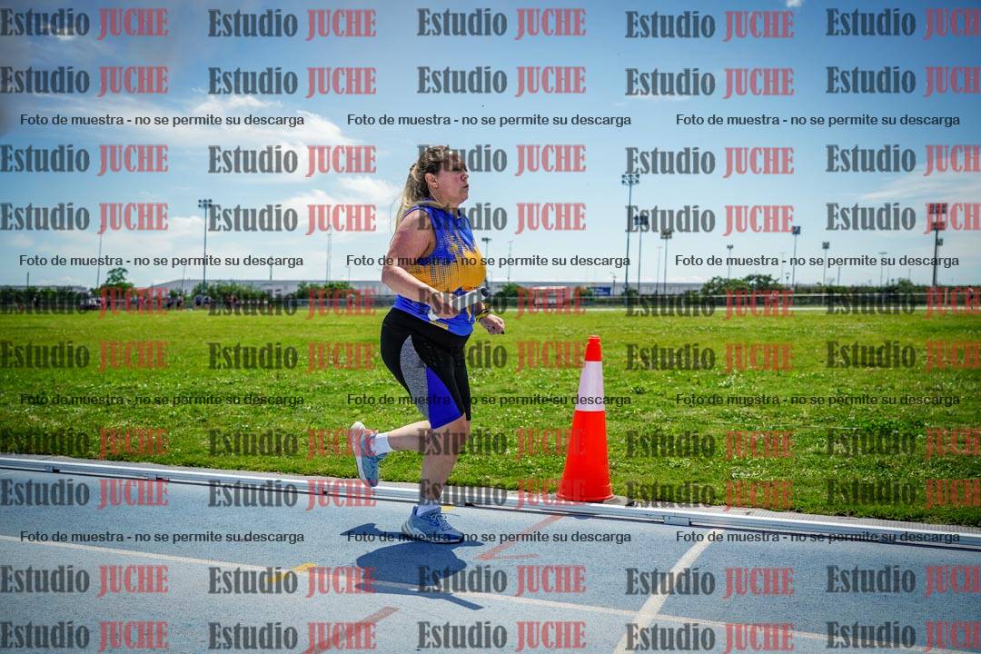 Fotos durante el transcurso de los relevos 20' para running teams - serie 1