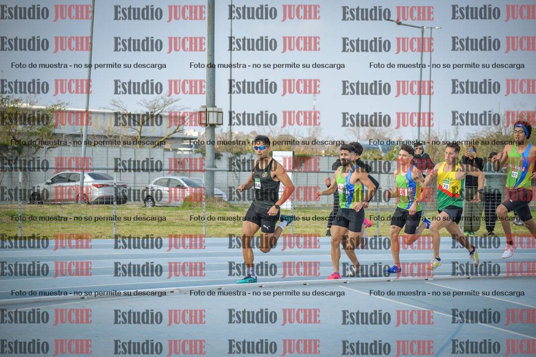 Fotos de los 800 m llanos de varones