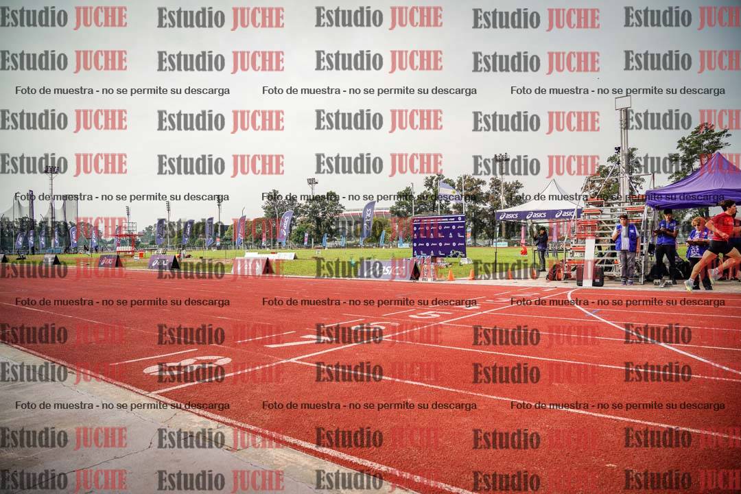 Fotos de los 400 m llanos de varones