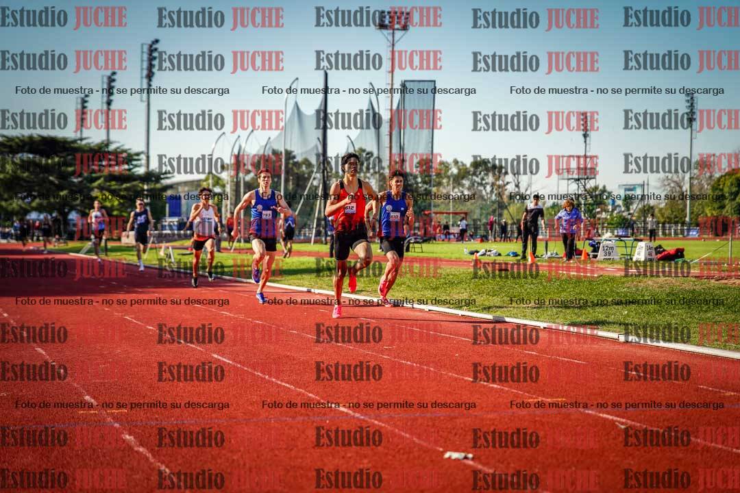 Fotos de los 800 m llanos de varones