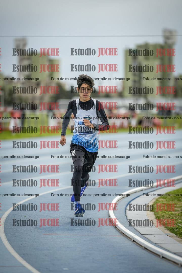 Fotos de los 800 m llanos de varones - U17