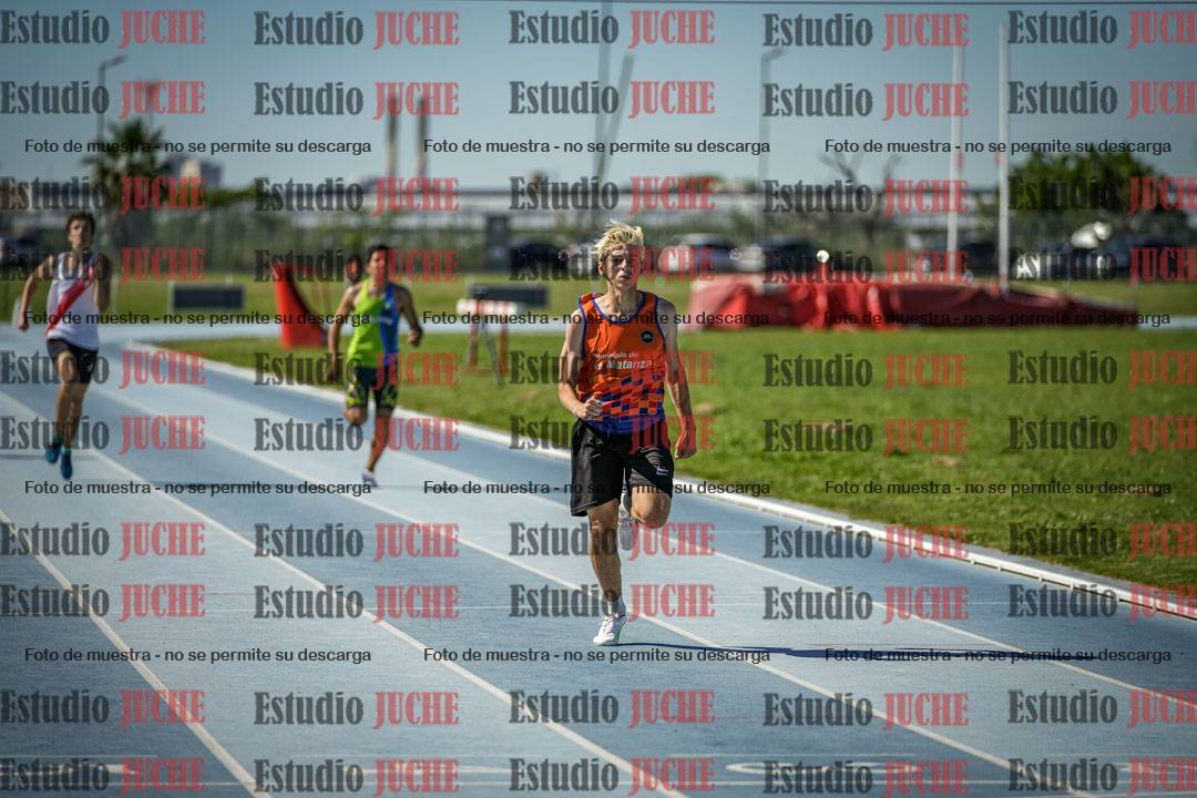 Fotos de los 400 m llanos de varones