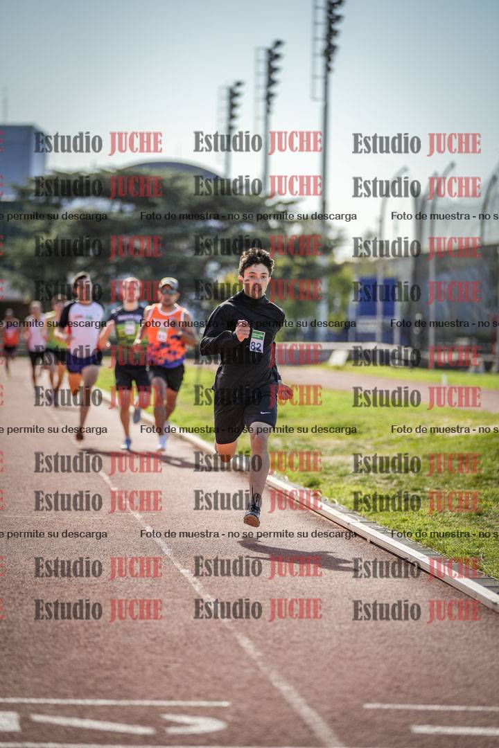 Fotos de los 800 m llanos de varones