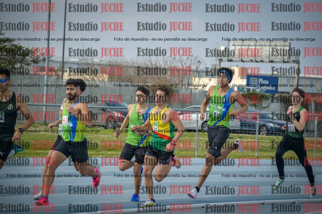 Fotos de los 800 m llanos de varones