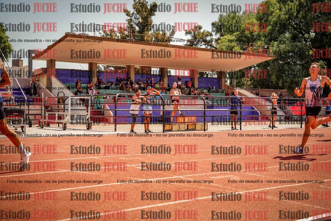 Fotos de los 400 m con vallas de varones