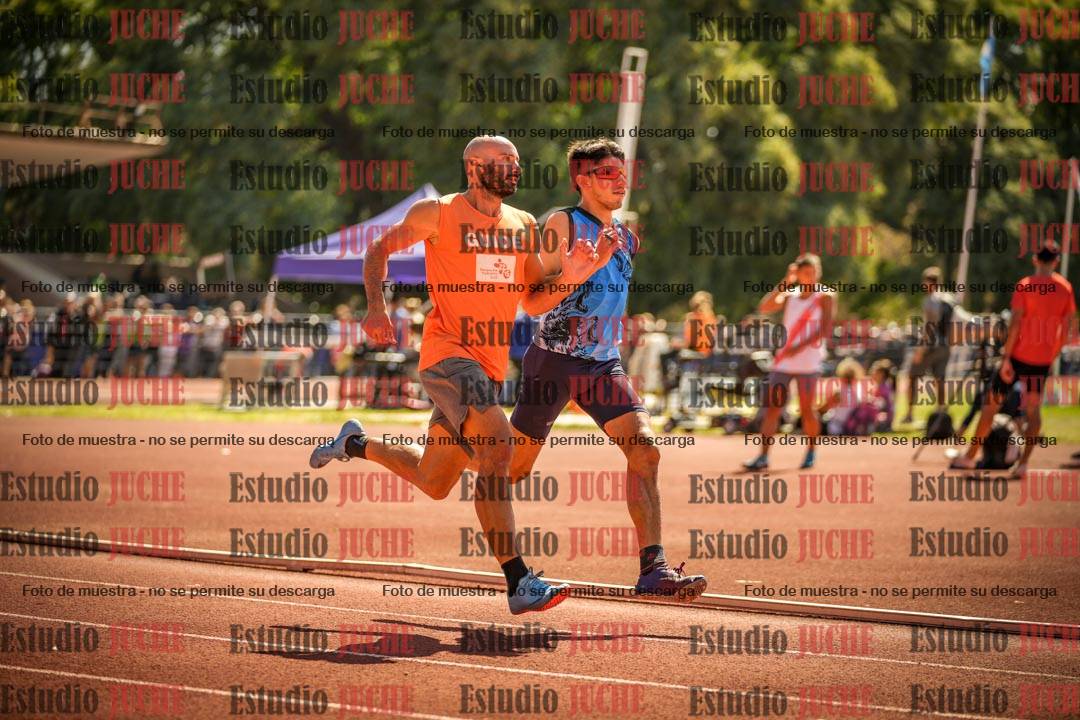 Fotos de los 400 m llanos de varones