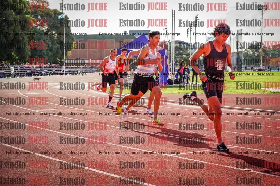 Fotos de los 800 m llanos de varones