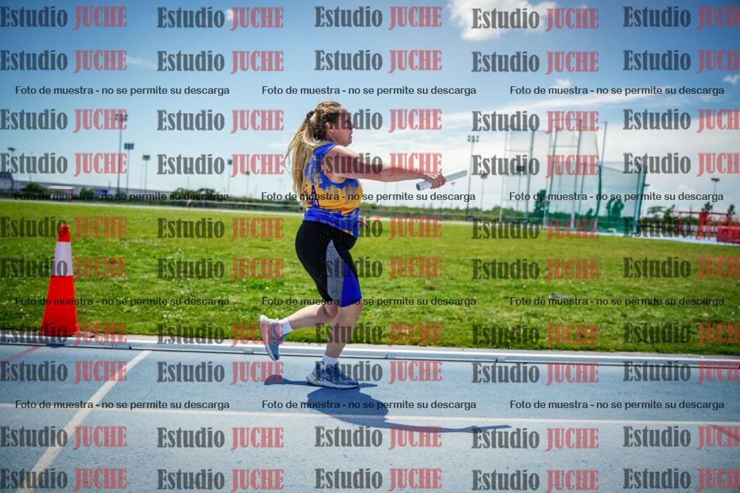 Fotos durante el transcurso de los relevos 20' para running teams - serie 1