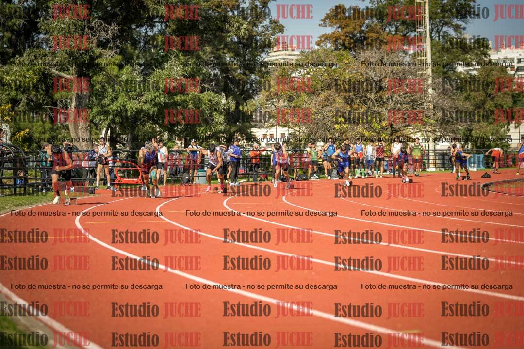 Fotos de los 200 m llanos de varones