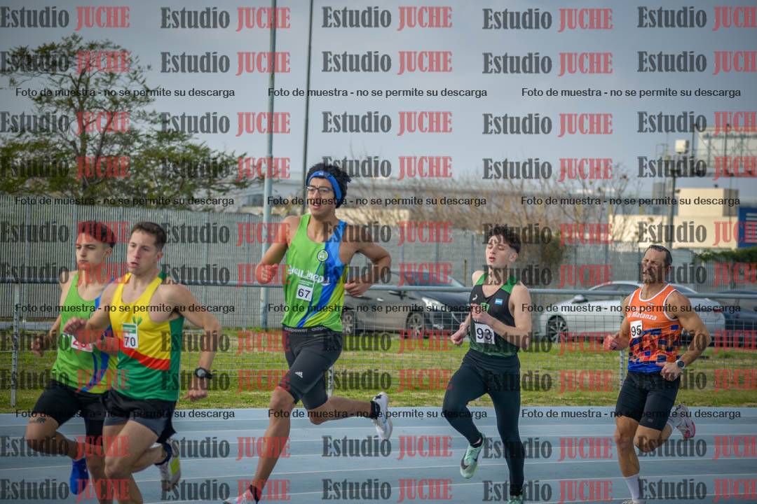 Fotos de los 800 m llanos de varones