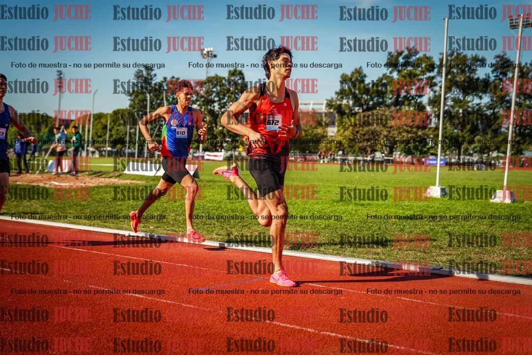 Fotos de los 800 m llanos de varones