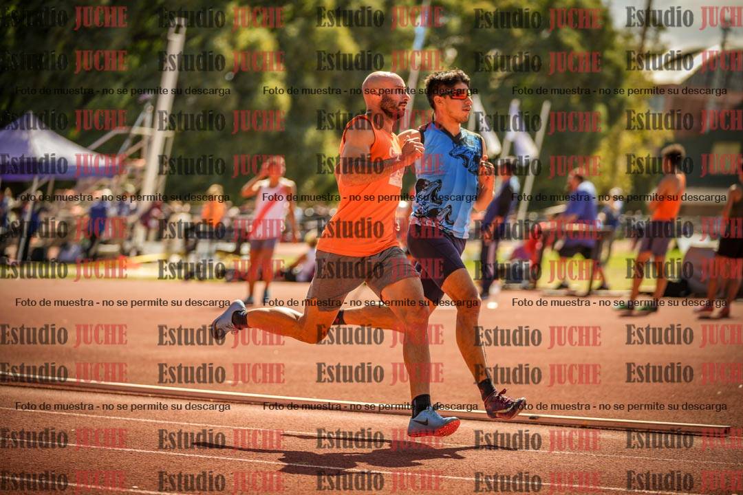 Fotos de los 400 m llanos de varones