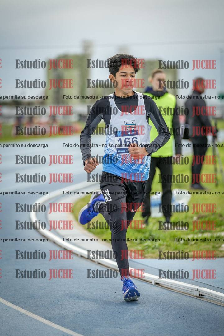 Fotos de los 800 m llanos de varones - U17