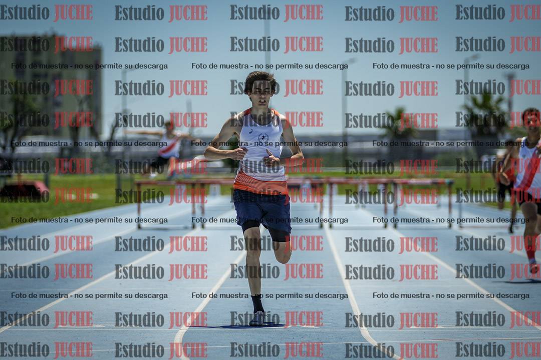 Fotos de los 400 m con vallas de varones