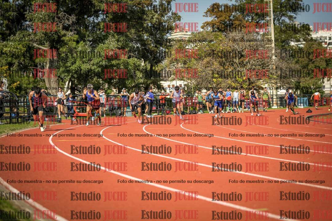 Fotos de los 200 m llanos de varones