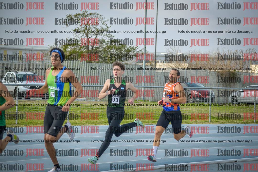 Fotos de los 800 m llanos de varones