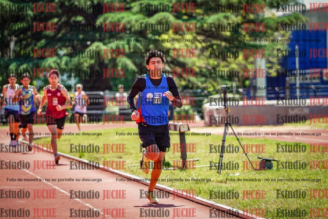Fotos de los 800 m llanos de varones