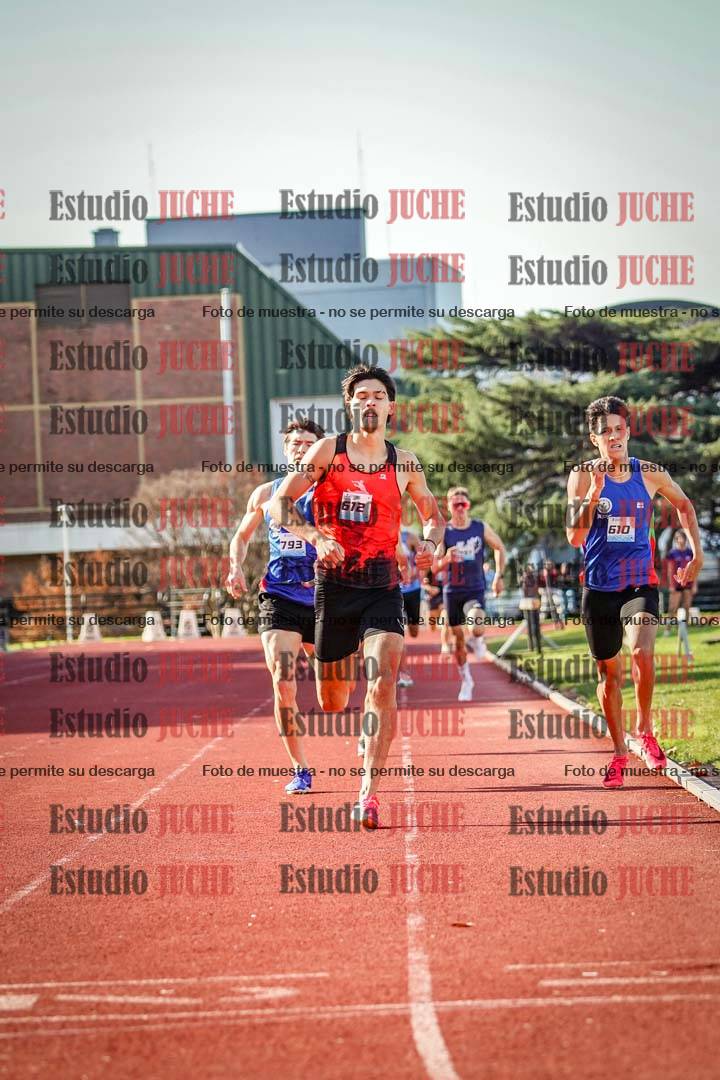 Fotos de los 800 m llanos de varones
