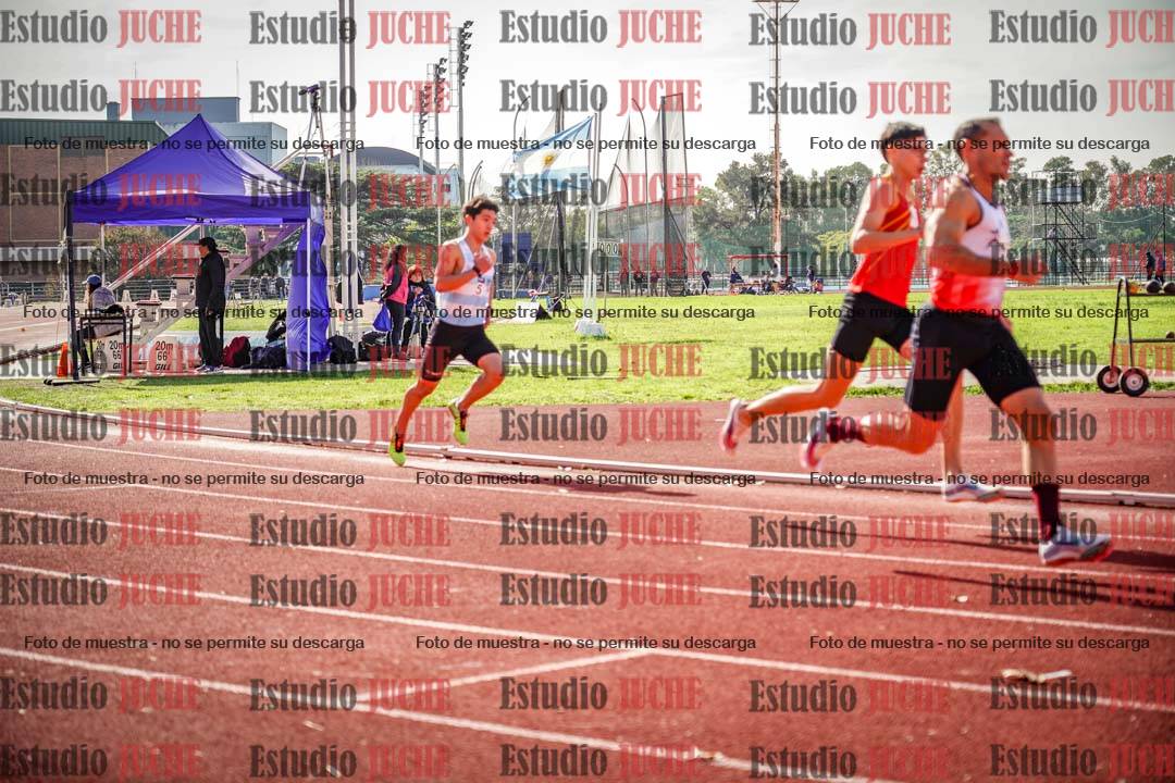 Fotos de los 800 m llanos de varones