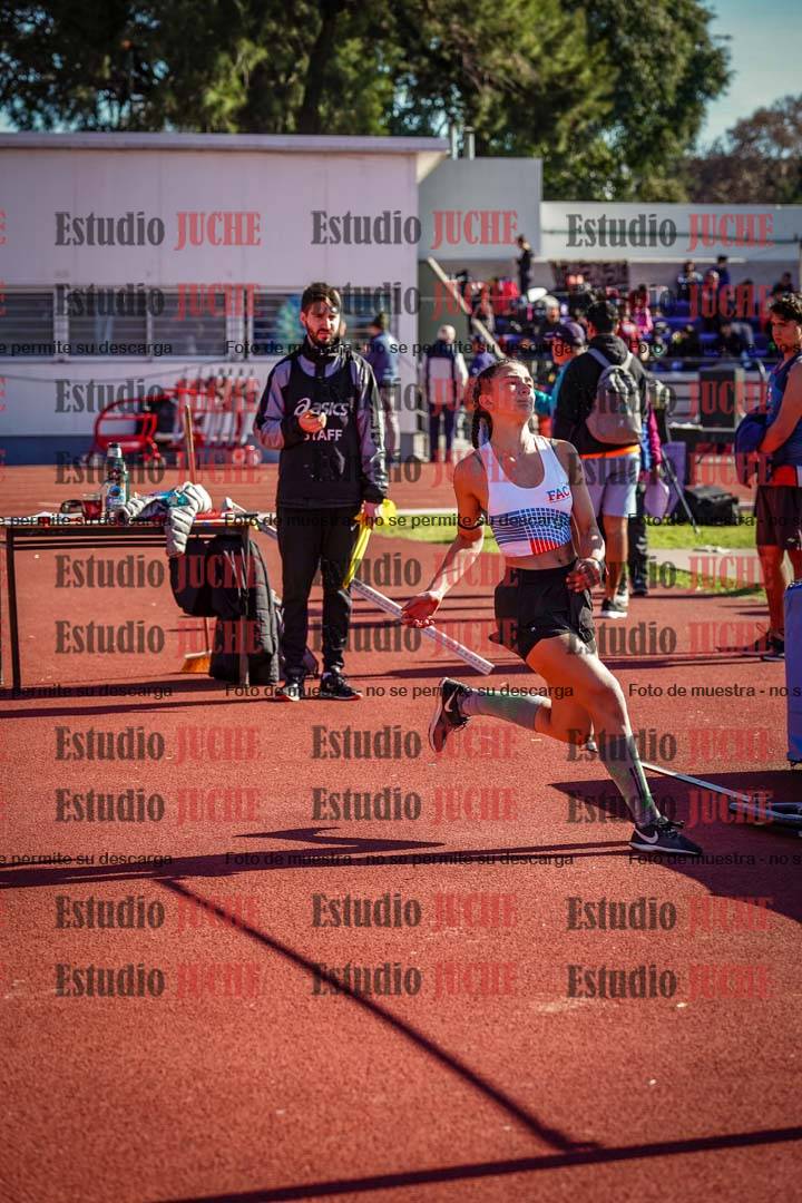 Fotos del salto en alto de mujeres