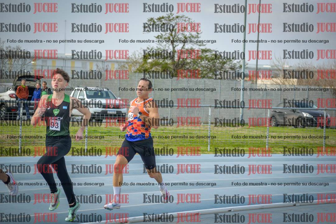 Fotos de los 800 m llanos de varones