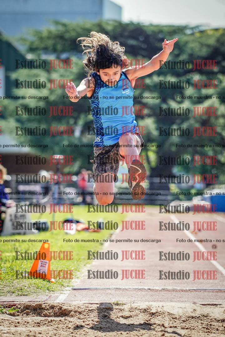 Fotos del salto en largo de varones