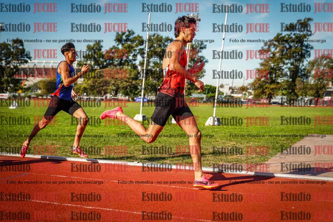 Fotos de los 800 m llanos de varones
