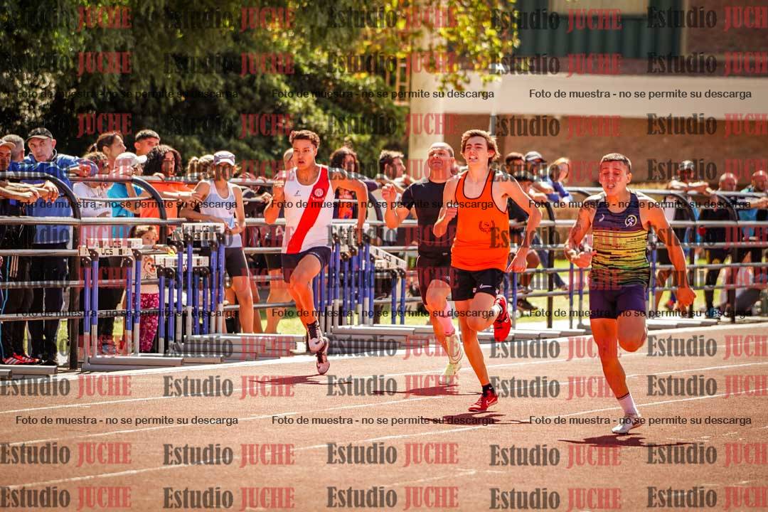 Fotos de los 400 m llanos de varones