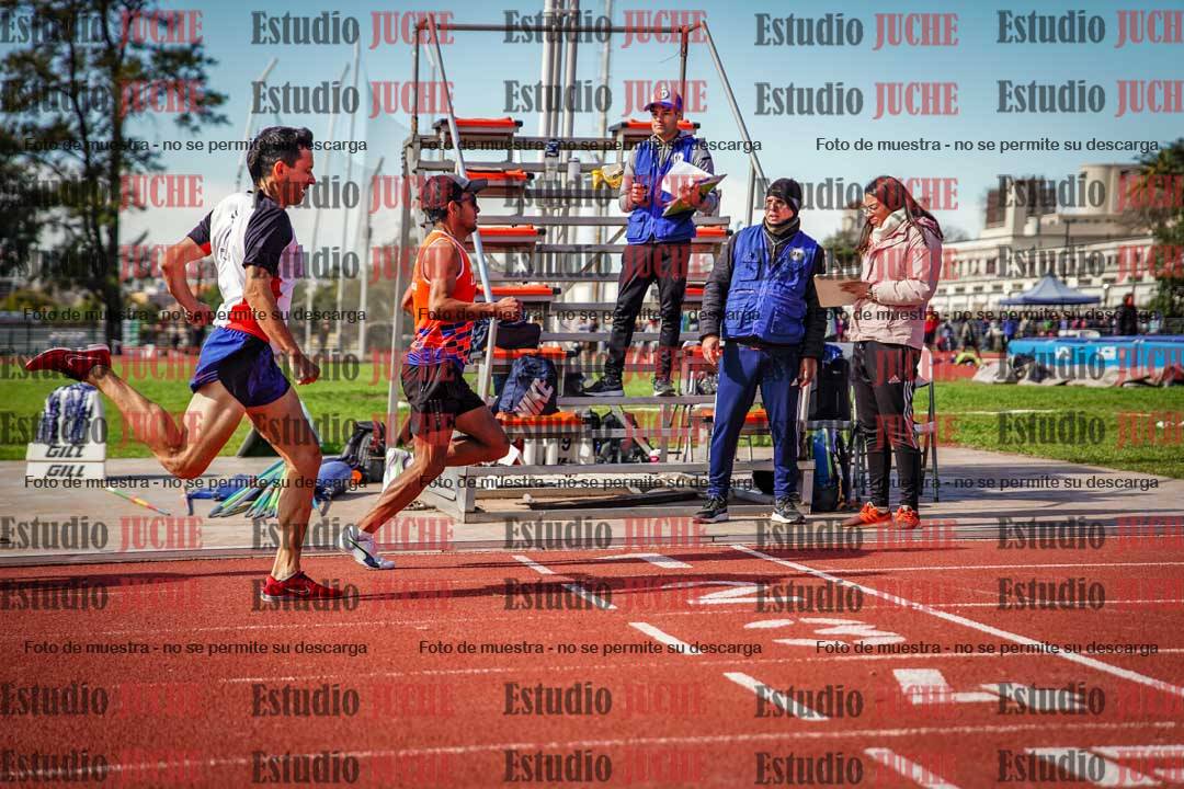 Fotos de los 800 m llanos de varones