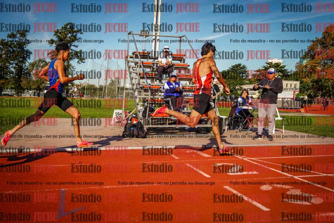 Fotos de los 800 m llanos de varones