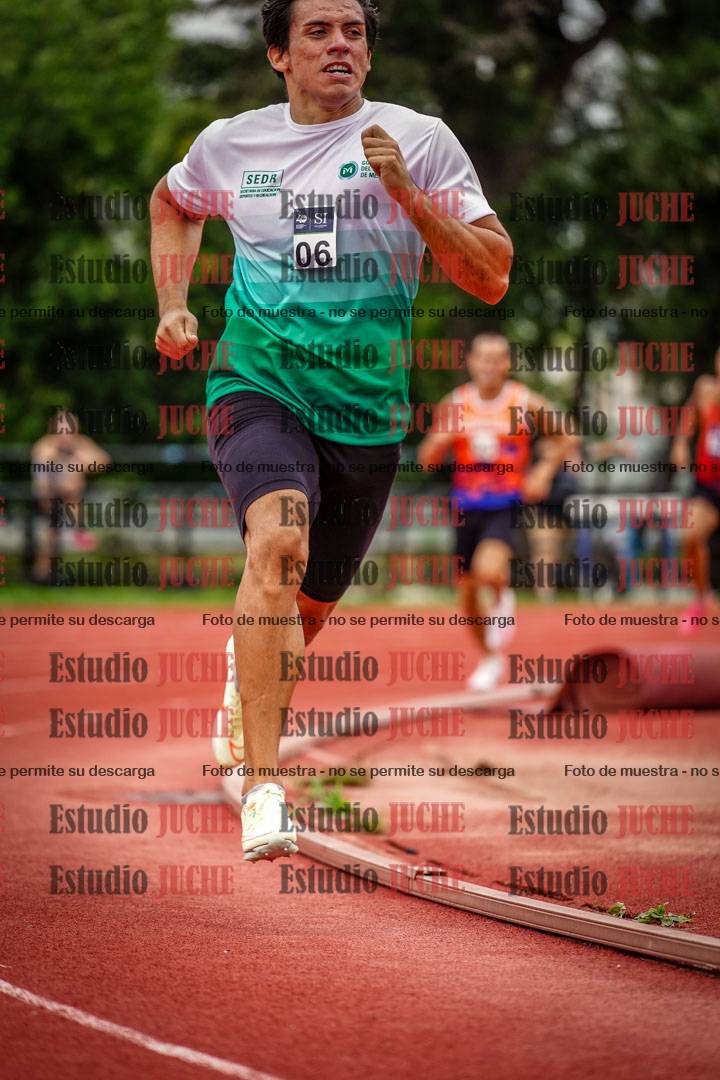 Fotos de los 800 m llanos de varones