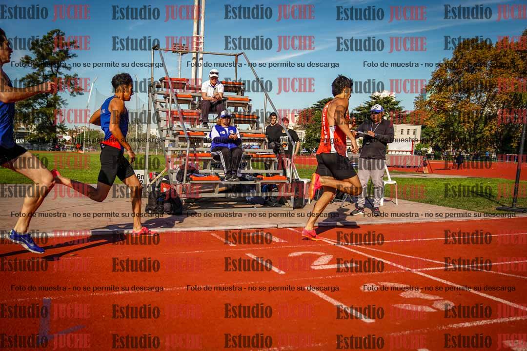 Fotos de los 800 m llanos de varones