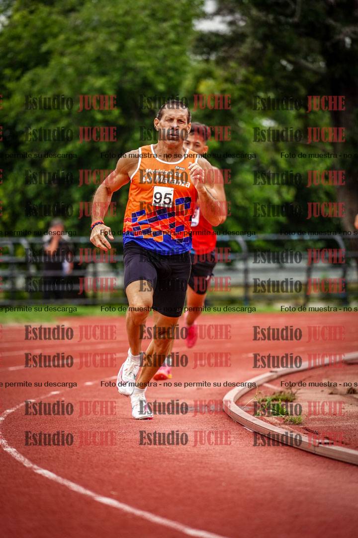 Fotos de los 800 m llanos de varones