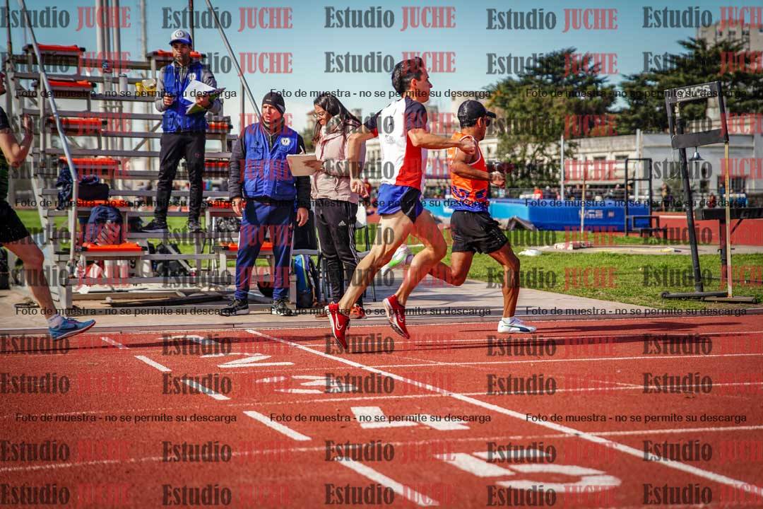 Fotos de los 800 m llanos de varones