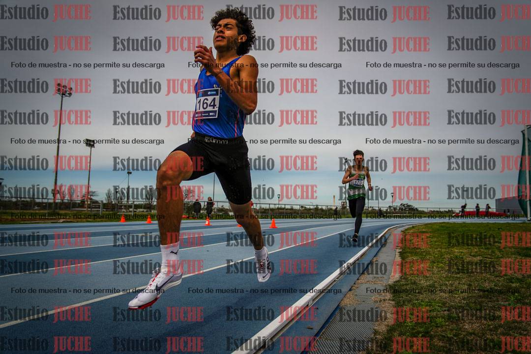 Fotos de los 800 m llanos de varones - U17