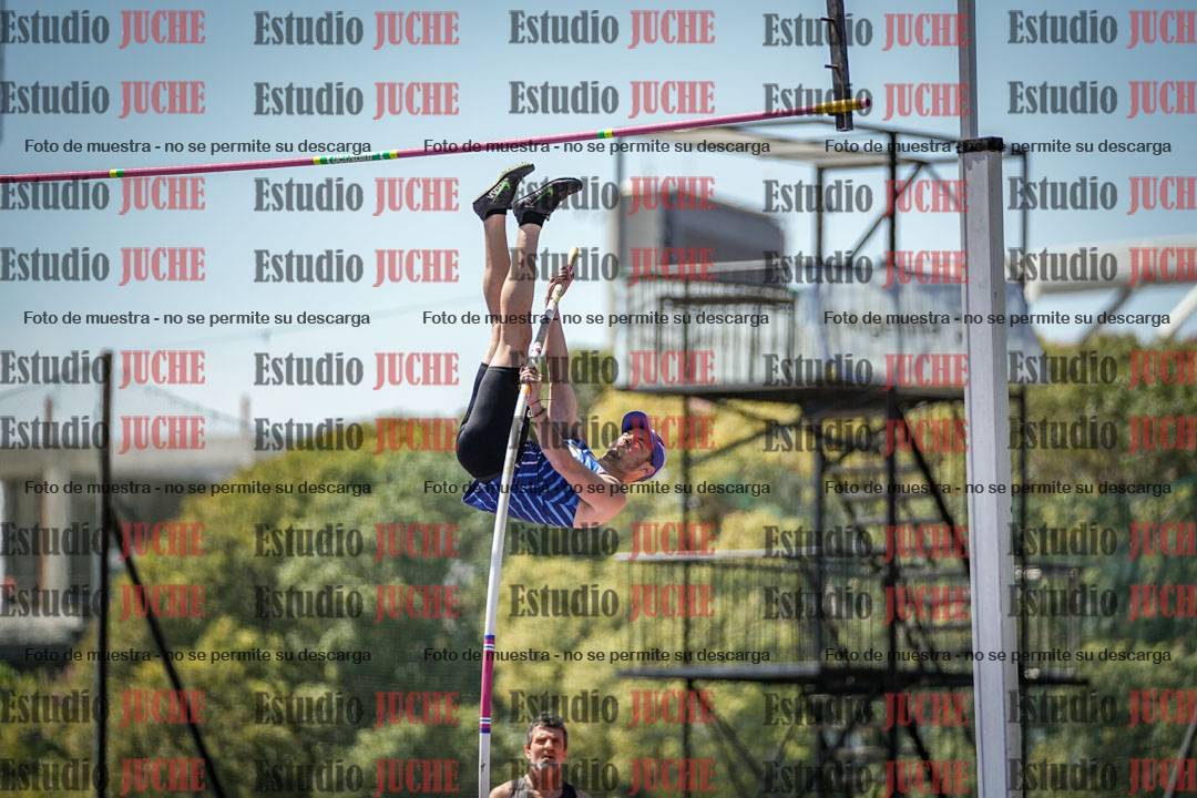 Fotos del salto con garrocha de mujeres y varones