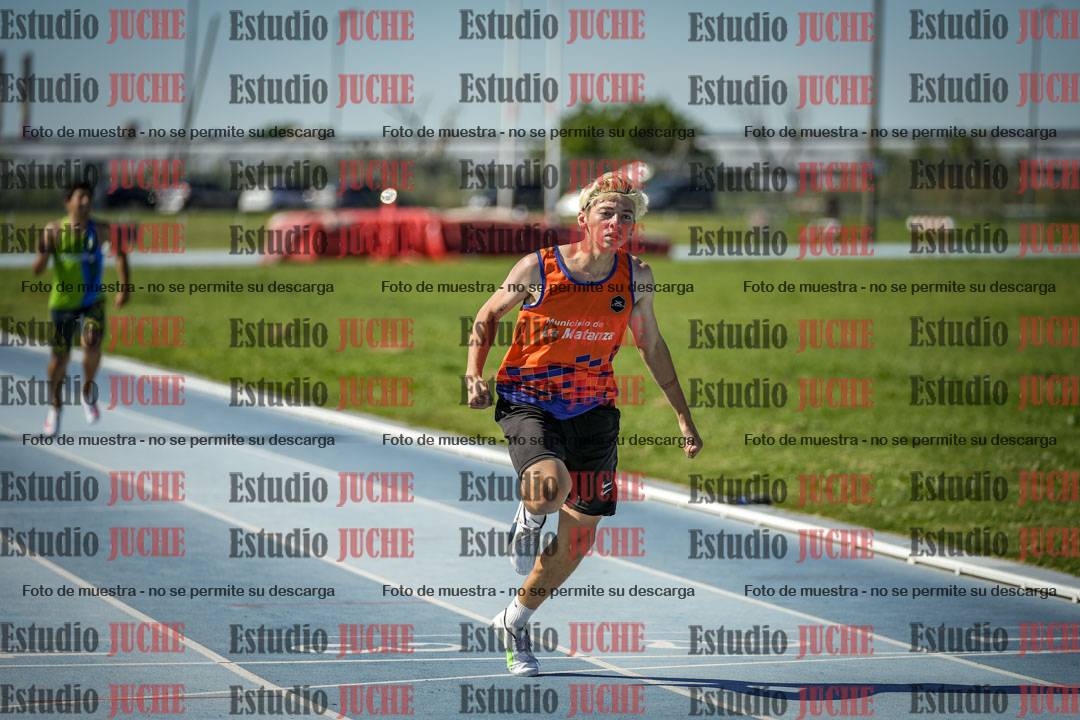 Fotos de los 400 m llanos de varones