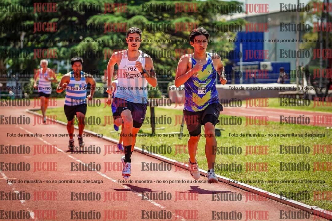 Fotos de los 800 m llanos de varones