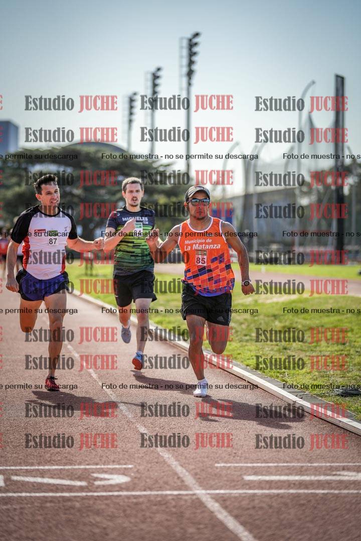 Fotos de los 800 m llanos de varones