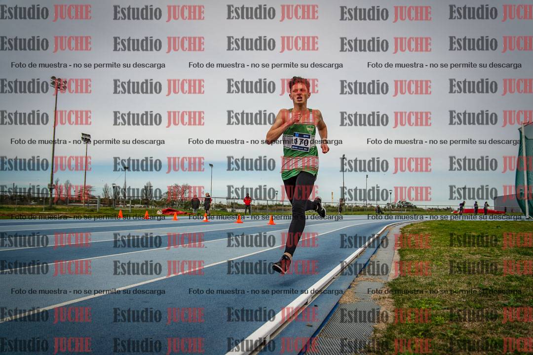 Fotos de los 800 m llanos de varones - U17